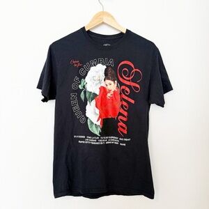 Selena Queen Of Cumbia Graphic Tee Size Medium